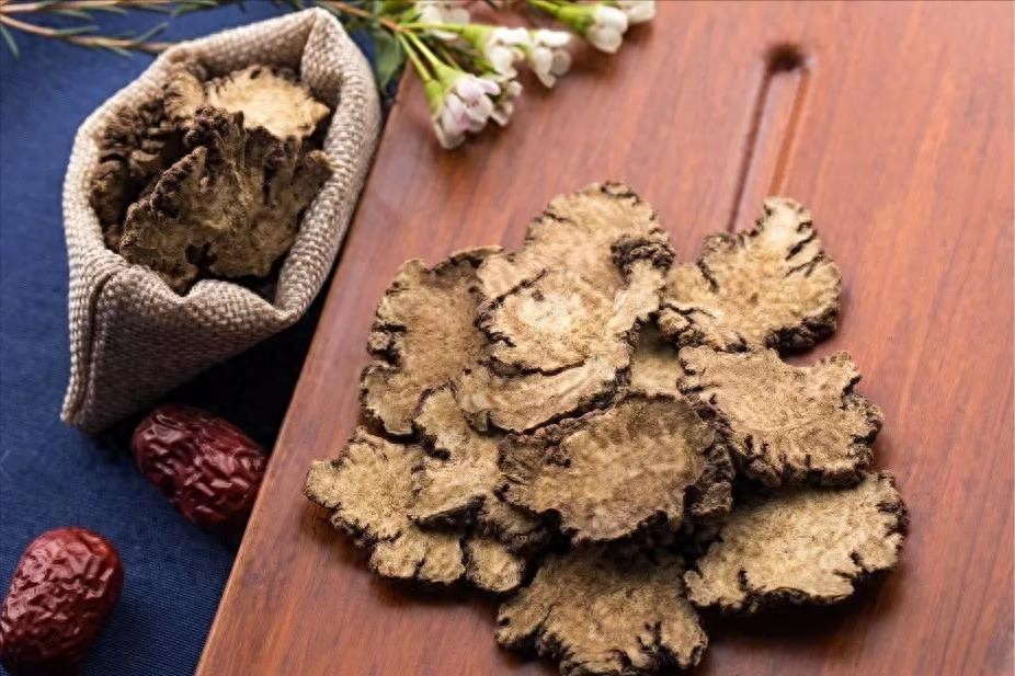 一味川芎通三焦，巧配三药效不同，气血通畅百病消